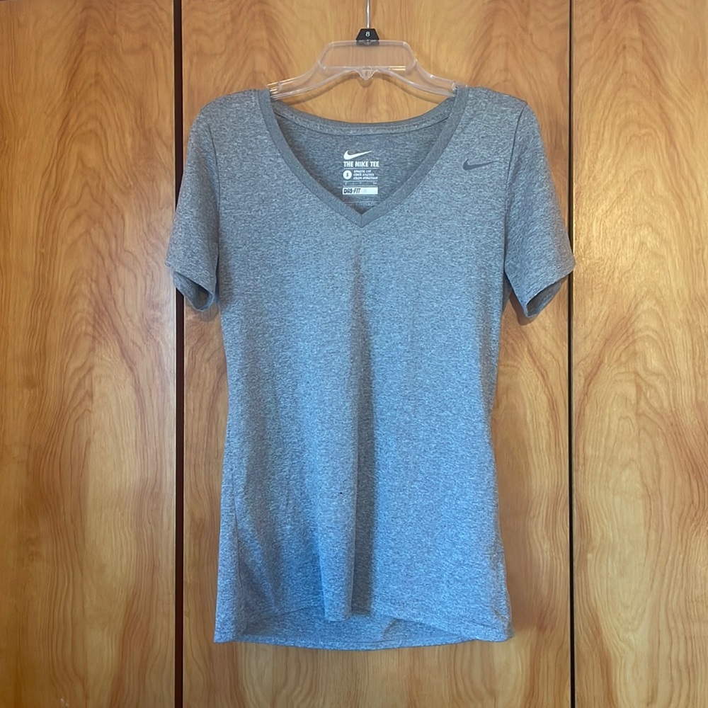 Women’s Gray Nike Dri-Fit T-Shirt Size Small